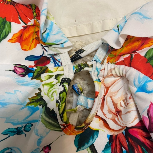 Capushe Swimsuit - Picture 8 of 10